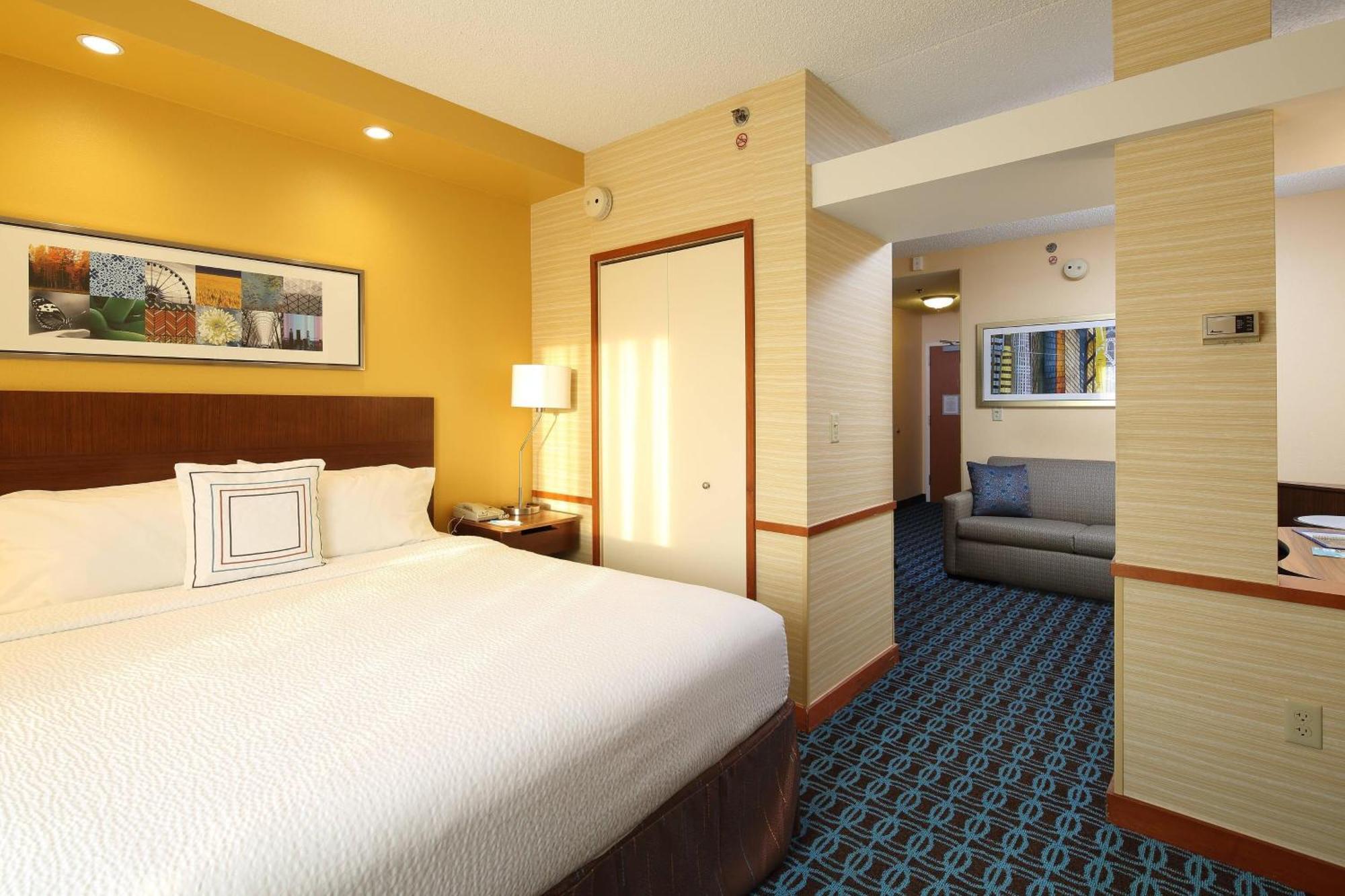 Fairfield Inn & Suites By Marriott Newark Liberty International Airport Exterior photo