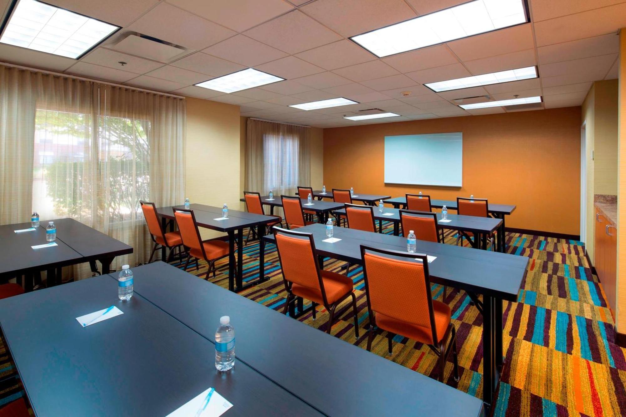 Fairfield Inn & Suites By Marriott Newark Liberty International Airport Exterior photo
